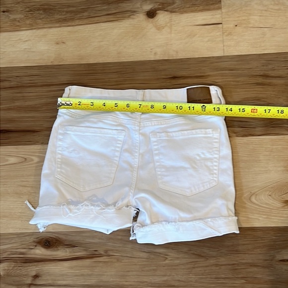 American eagle super stretch shorts. Size 0 - Picture 6 of 6